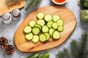 Закуска на Новый год в виде ёлки