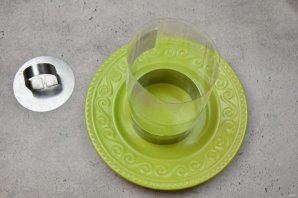 Пасхальный салат с консервированным лососем Пасхальный салат с консервированным лососем