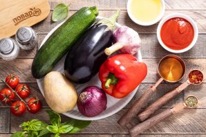 Рататуй с картошкой на сковороде