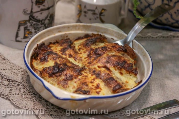 Запеканка блинная с фаршем и сырным соусом бешамель