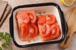 Форель с помидорами и сыром Форель с помидорами и сыром