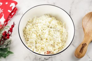 Салат "Рафаэлло" с крабовыми палочками