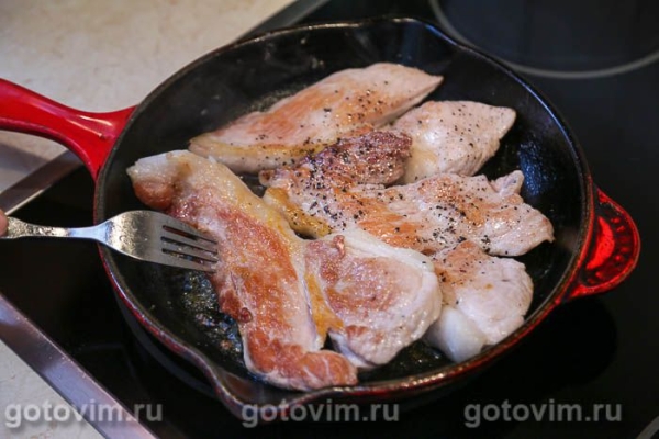 Отбивные из свинины с соусом из клубники Отбивные из свинины с соусом из клубники