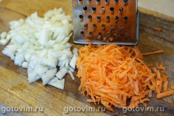 Жареная куриная печень с луком и яйцом