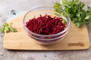 Салат из сырой свеклы Салат из сырой свеклы