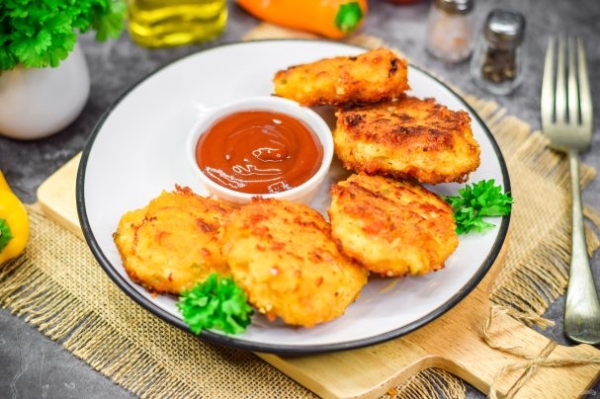 Рубленые котлеты в панировочных сухарях на сковороде Рубленые котлеты в панировочных сухарях на сковороде