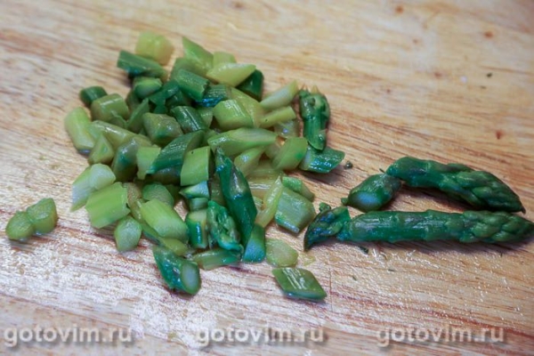 Рулетики из куриной грудки со спаржей, варенные в пищевой пленке Рулетики из куриной грудки со спаржей, варенные в пищевой пленке