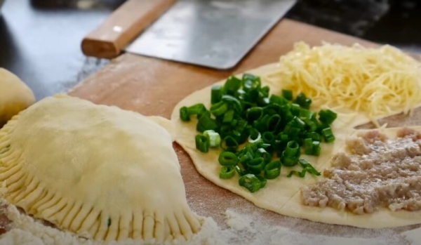 Турецкие пирожки «3 начинки». Всю жизнь прожила, но такой рецепт не видела Турецкие пирожки «3 начинки». Всю жизнь прожила, но такой рецепт не видела