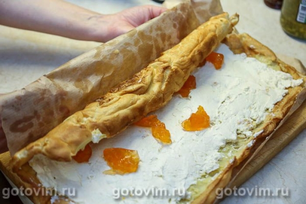 Рулет Карпатка из заварного теста с кремом и джемом