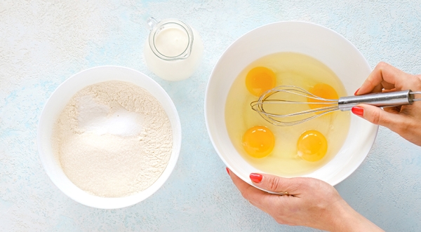 Блины на кефире, молоке и сметане, пошаговый рецепт с фото на 284 ккал Блины на кефире, молоке и сметане, пошаговый рецепт с фото на 284 ккал