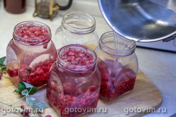 Компот из малины и красной смородины на зиму