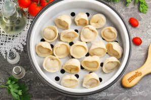 Пельмени в мультиварке на пару Пельмени в мультиварке на пару