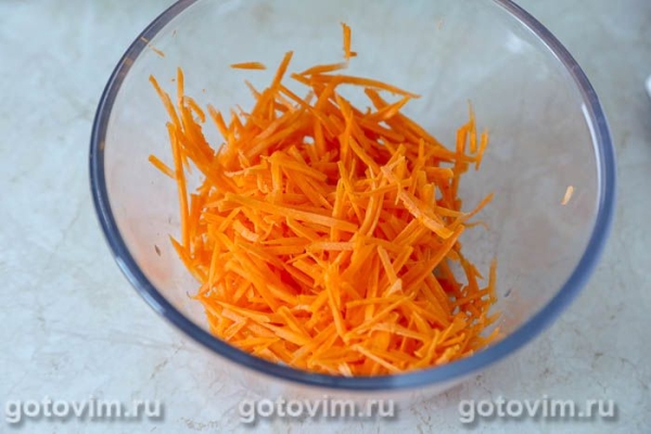 Теплый салат из куриной печени с пряной морковью Теплый салат из куриной печени с пряной морковью