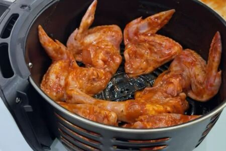 Куриные крылья с пастой кочудян Куриные крылья с пастой кочудян