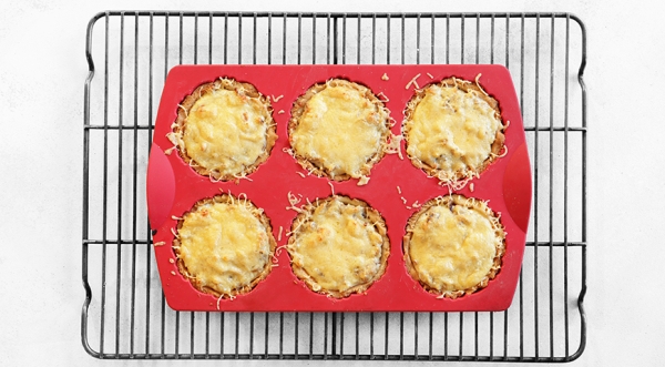 Жюльен в тарталетках с грибами в духовке, пошаговый рецепт с фото на 167 ккал