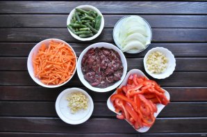 Удон с говядиной в устричном соусе Удон с говядиной в устричном соусе