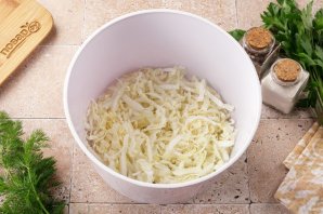 Салат с кальмаром, креветками и огурцом Салат с кальмаром, креветками и огурцом