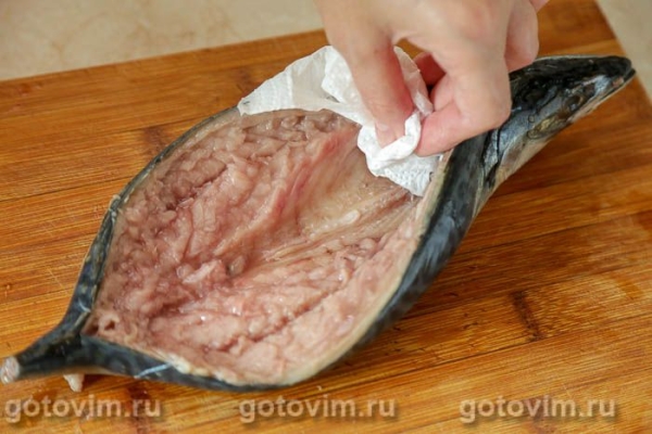 Скумбрия лодочкой, фаршированная овощами Скумбрия лодочкой, фаршированная овощами