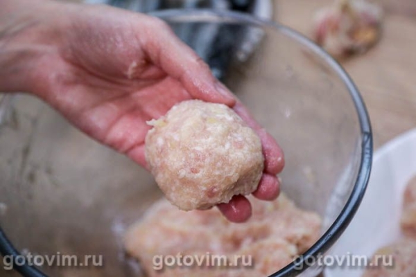 Мясные котлеты с картофелем в микроволновке