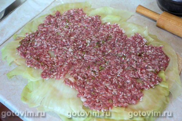Рулет из капусты с фаршем и рисом (в пакете для запекания) Рулет из капусты с фаршем и рисом (в пакете для запекания)