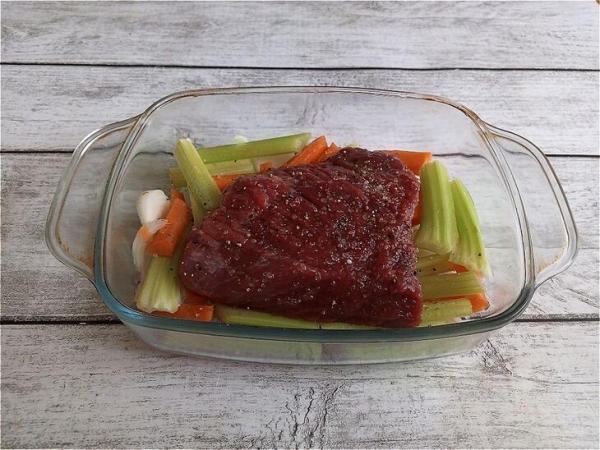 Ростбиф со сливочным маслом на овощной подушке #пушкинкулинар Ростбиф со сливочным маслом на овощной подушке #пушкинкулинар