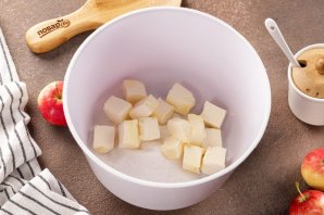 Пирог сметанный с яблоками Пирог сметанный с яблоками