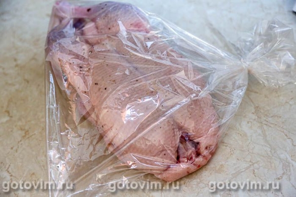 Утка в рукаве, запеченная в духовке в апельсиновой глазури