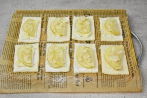 Слойки с камамбером и грушей Слойки с камамбером и грушей