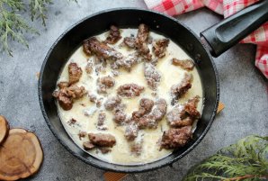 Печень по-строгановски с молоком Печень по-строгановски с молоком