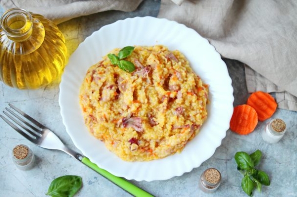 Кукурузная каша с тушенкой Кукурузная каша с тушенкой