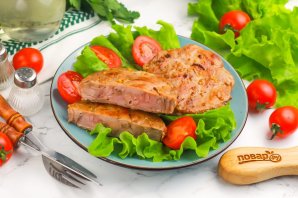 Стейк из тунца на сковороде Стейк из тунца на сковороде