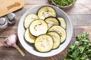 Баклажаны с чесноком и орехами