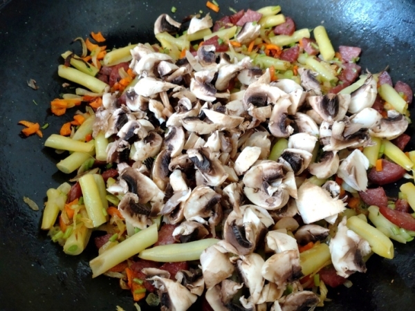 Перловка с овощами и грибами