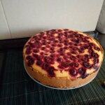 Открытый пирог с творожной начинкой и ягодами Открытый пирог с творожной начинкой и ягодами