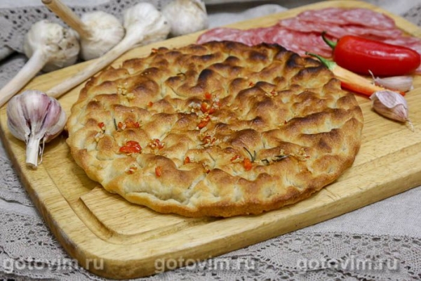 Фокачча с чесноком и чили Фокачча с чесноком и чили