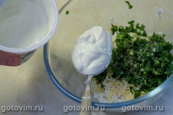 Горячие бутерброды с яйцом, черемшой и сыром