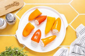 Маринованные мини-перцы с сыром Маринованные мини-перцы с сыром