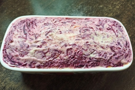 Салат "селёдка под шубой" с икорным майонезом