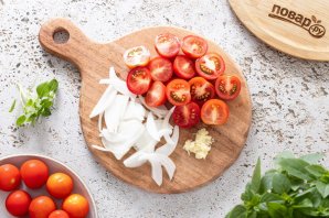 Тушеные баклажаны с помидорами Тушеные баклажаны с помидорами