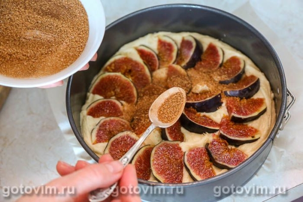 Пирог с инжиром и сахарно-коричной корочкой Пирог с инжиром и сахарно-коричной корочкой