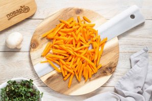 Шампиньоны с морковью