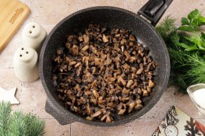 Новогодний салат "Варежка" на год Змеи Новогодний салат "Варежка" на год Змеи