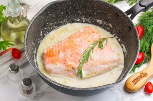 Лосось в сливочном соусе Лосось в сливочном соусе