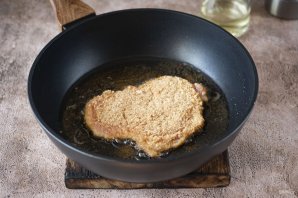 Котлеты отбивные из свинины Котлеты отбивные из свинины