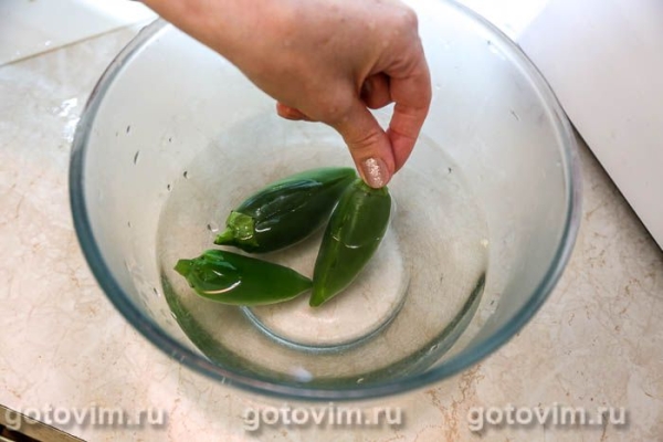 Жареный перец халапеньо с сыром и в хрустящей панировке  Жареный перец халапеньо с сыром и в хрустящей панировке