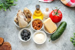 Салат "Арбузная долька" с курицей и грибами