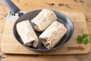 Лаваш с хумусом Лаваш с хумусом