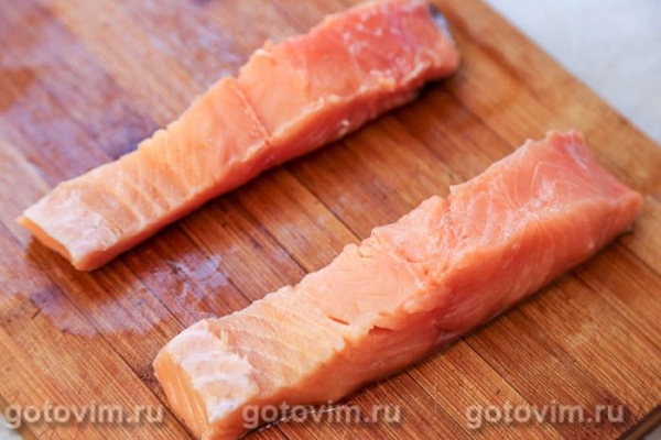 Пирог с капустой и лососем из готового слоеного теста Пирог с капустой и лососем из готового слоеного теста