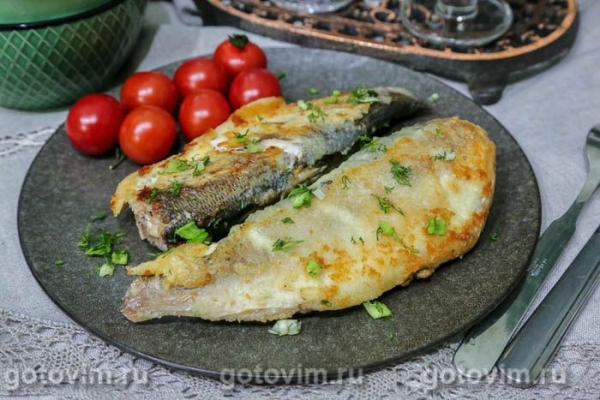 Пелядь, жаренная в панировке с манкой в мультиварке