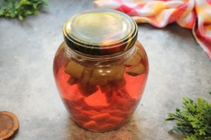 Настойка из ревеня Настойка из ревеня